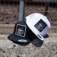 GOLD SCHOOL COFFEE CUP MESH CAP