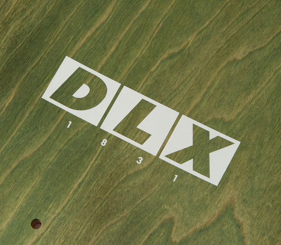 DLXSF DLX MARKET STREET DECK (8.125 x 32inch) |