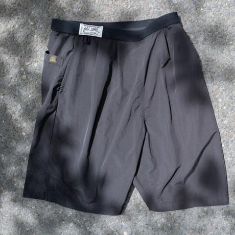 GOLD SCHOOL BEACH BUM SHORTS