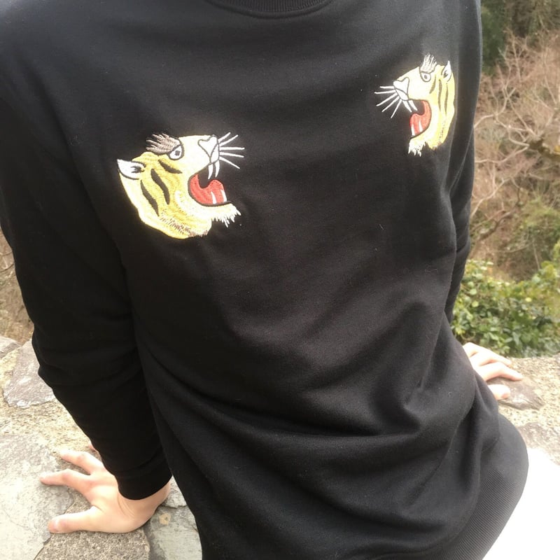 虎柄刺繍スウェットトレーナー＊ | D.M（ドエム）