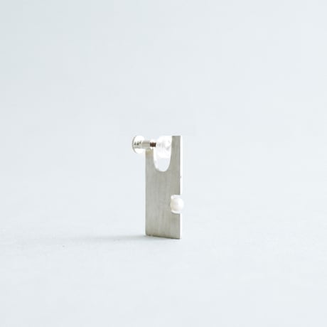 PLATE SHORT pearl1 earring