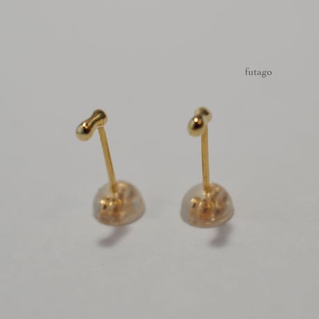 UNEVEN ピアス　K10