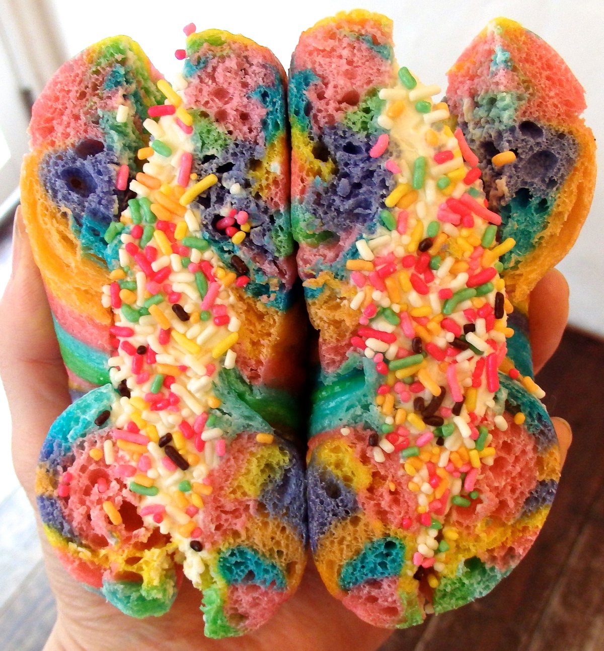 RAINBOW COLORED BAGEL レインボーカラーベーグル（10個セット）【冷凍