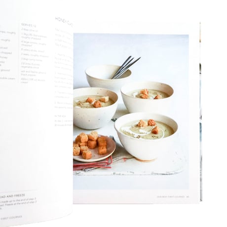 『Mary Berry Cooks Up A Feast』
