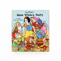 『Snow White’s Party：A mini pop-up book』