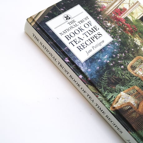 『The National Trust Book of Tea-Time Recipes』