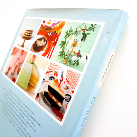 『Birthday Cakes：Recipes and Memories from Celebrated Bakers』