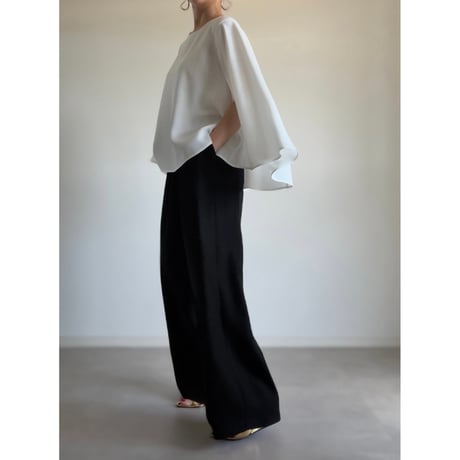 B51 / white（cape）