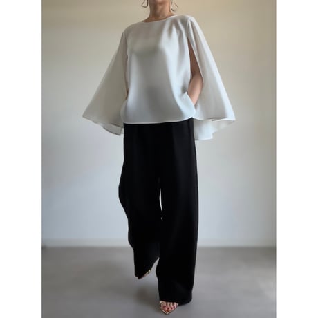 B51 / white（cape）