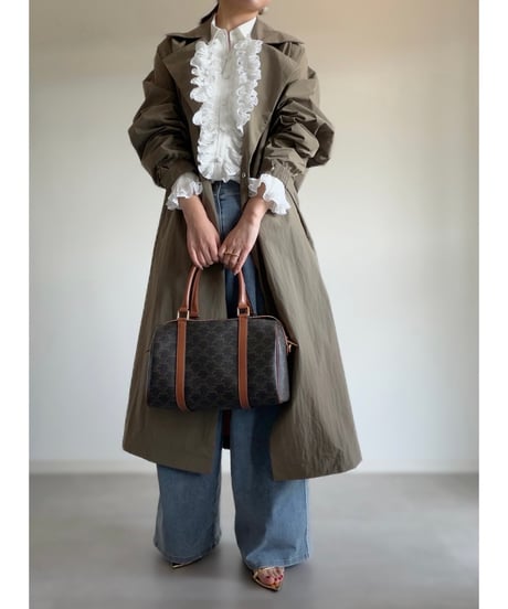 N93. frill brouse