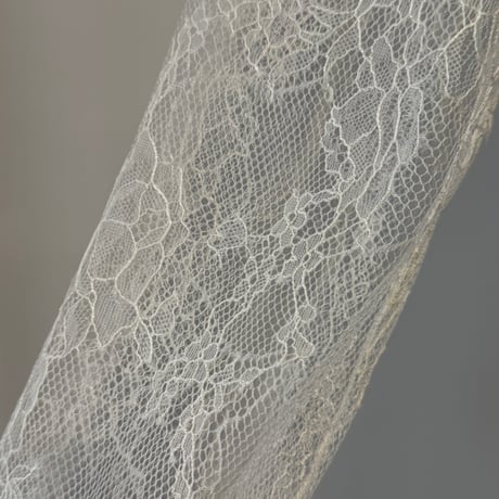 B52 / ivory（レーストップス）