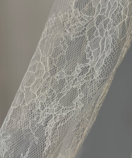 B52 / ivory（レーストップス）