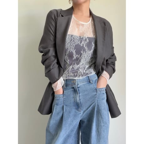 B52 / ivory（レーストップス）