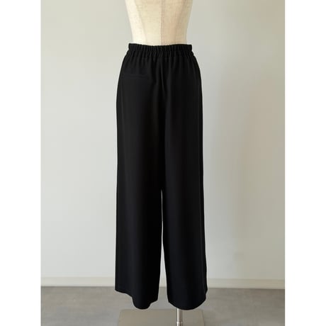 P34 / black
