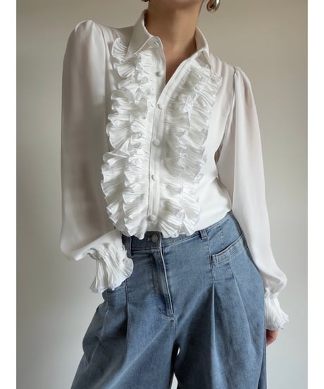 N93. frill brouse