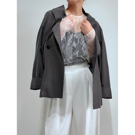 B52 / ivory（レーストップス）