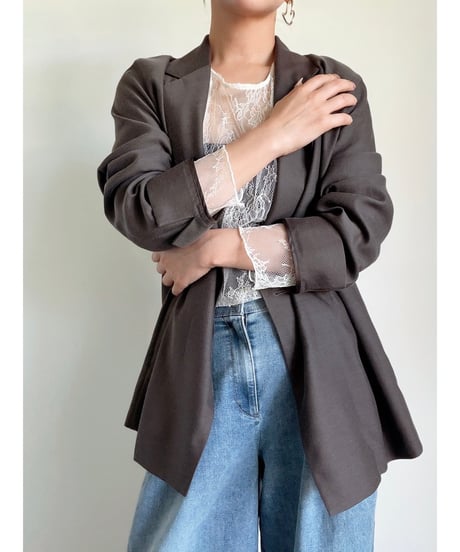 B52 / ivory（レーストップス）