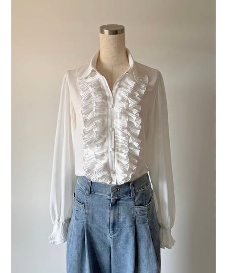 N93. frill brouse