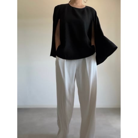 B51 / black（cape）