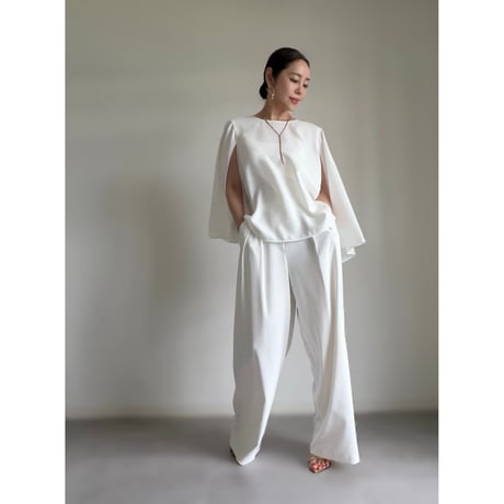 B51 / white（cape）