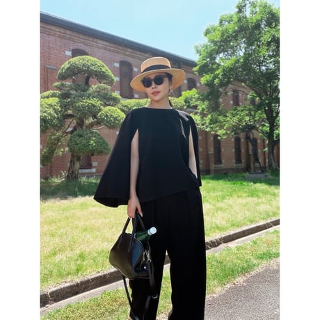 B51 / black（cape）