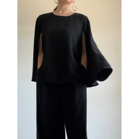 B51 / black（cape）