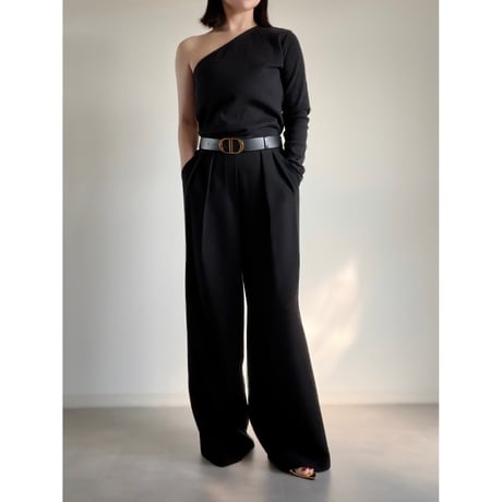 P34 / black