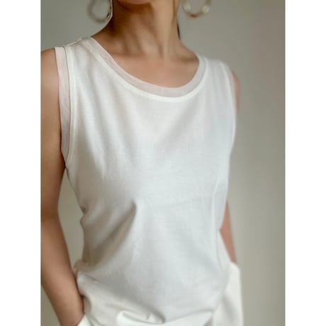 TT01 / white