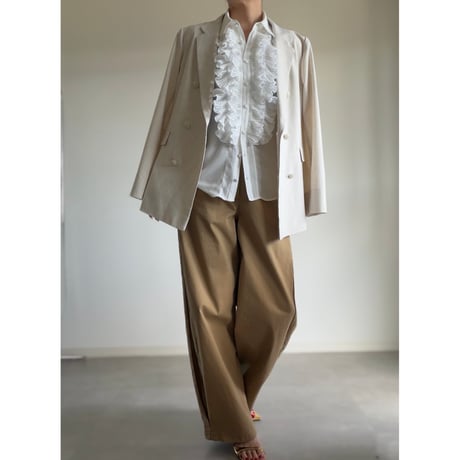 N93. frill brouse