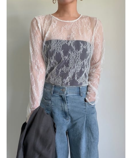 B52 / ivory（レーストップス）