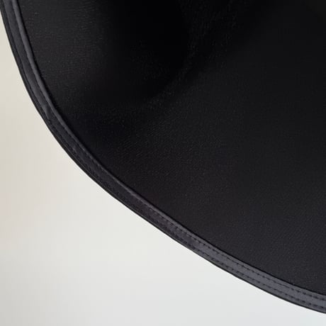 B51 / black（cape）