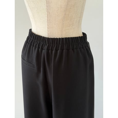 P34 / black