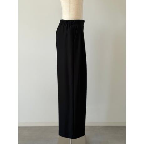 P34 / black