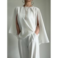 B51 / white（cape）