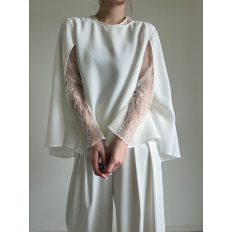 B52 / ivory（レーストップス）