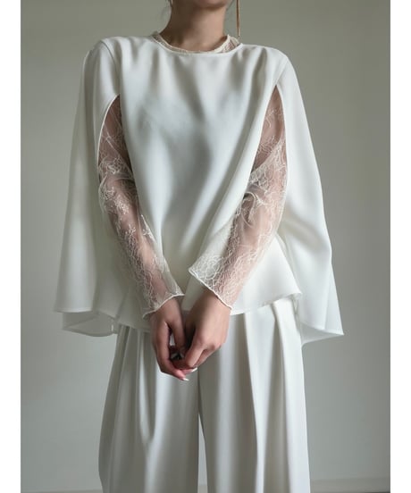 B52 / ivory（レーストップス）