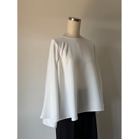 B51 / white（cape）