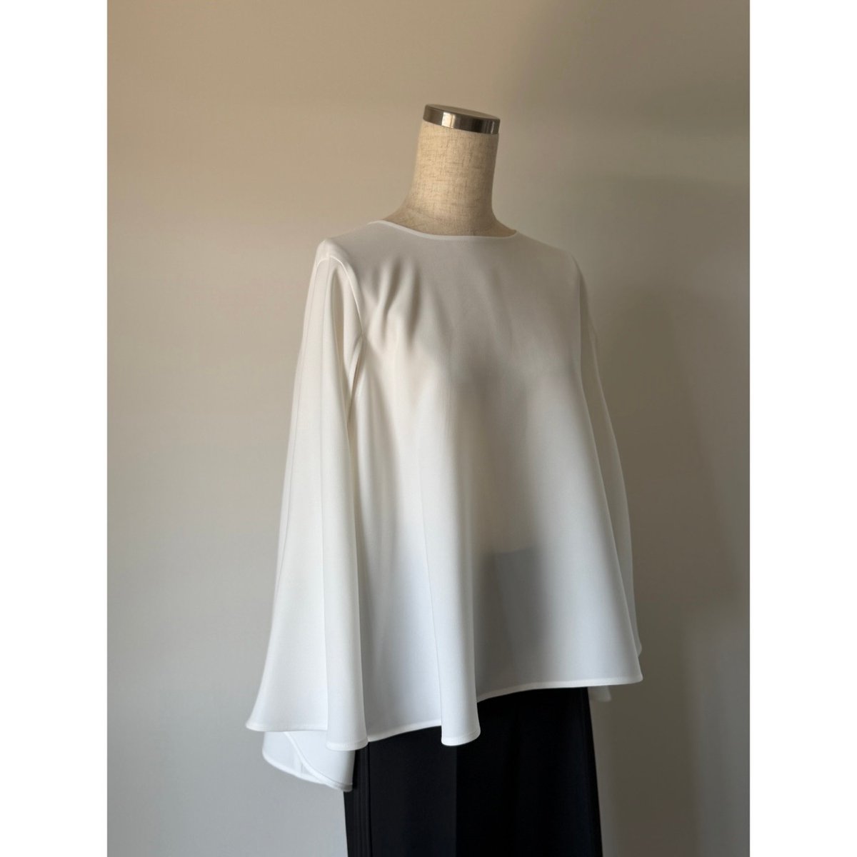 B51 / white（cape） | L