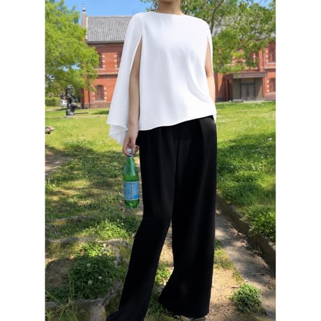 B51 / white（cape）