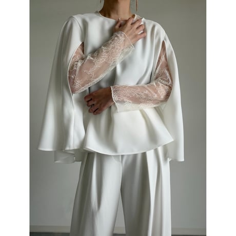 B52 / ivory（レーストップス）