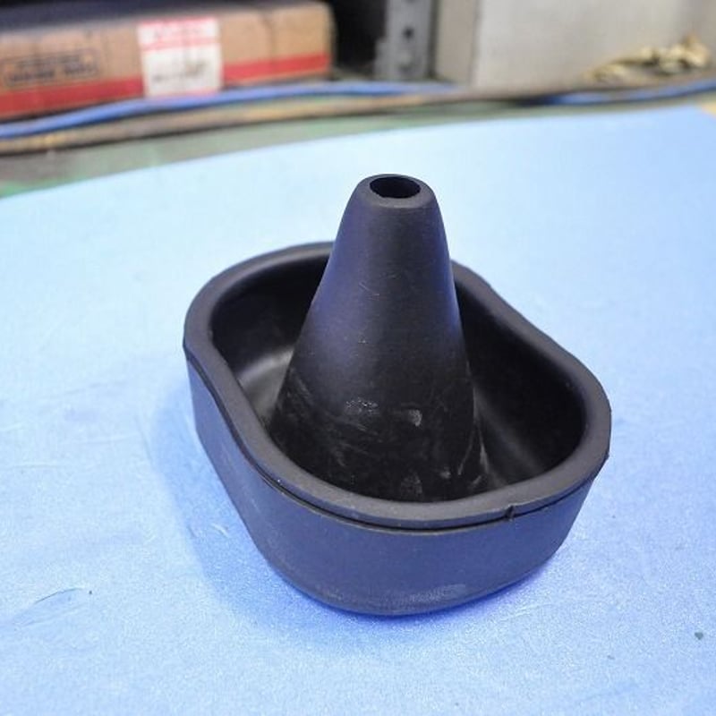 新品】純正パーツ 43年式SR311フェアレディ シフトレバーブーツ