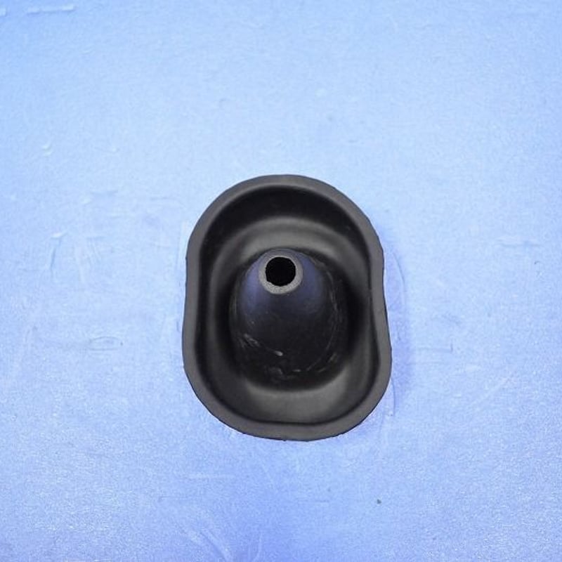 茨*民様 ダットサン ブルーバード U G610 シフトレバー ブーツ 純正新品 茨*民様 ダットサン ブルーバード U G610 シフトレバー ブーツ