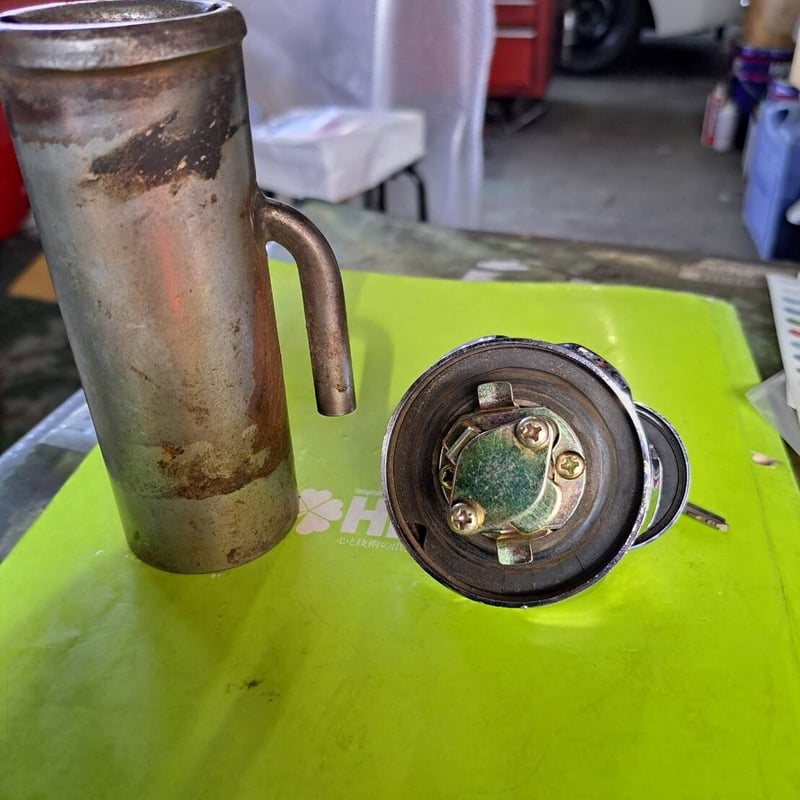 中古】SR311／SP311フェアレディ ガソリンキャップ、パイプ 鍵付き
