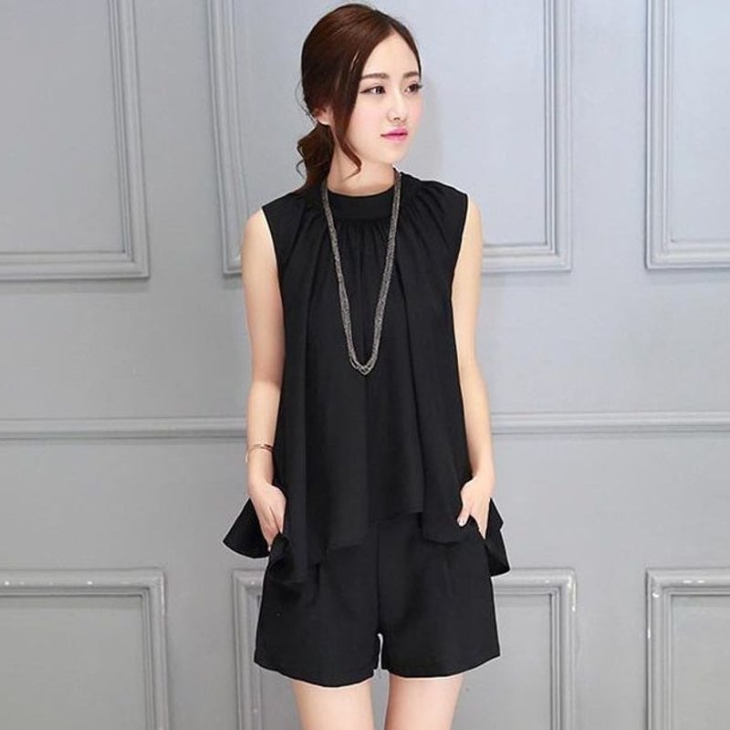 NBB WEEKEND トップスとショートパンツセット NBB WEEKEND トップスとショートパンツセット