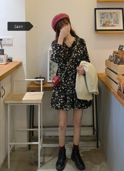 ワンピース レディース 小花柄 花柄 スカート Vネック ひざ丈 ワンピース レディース 小花柄 花柄 スカート Vネック ひざ丈