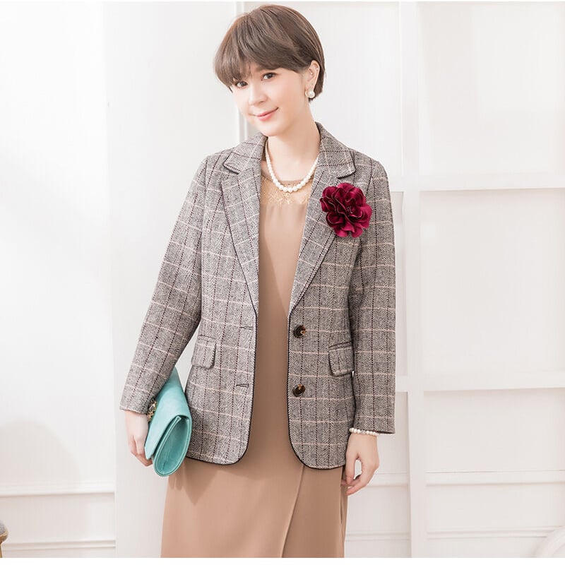 ダークグレー ボタン付きジャケット