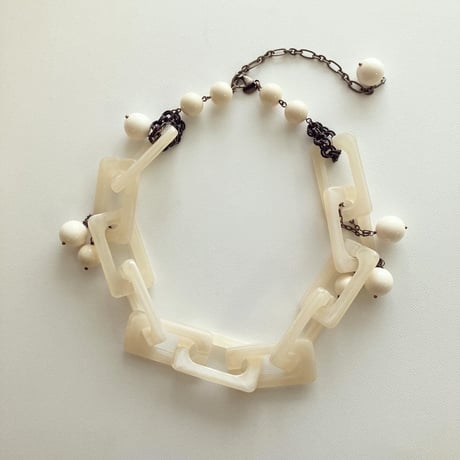 〖NECKLACE〗アイボリーレジンネックレス