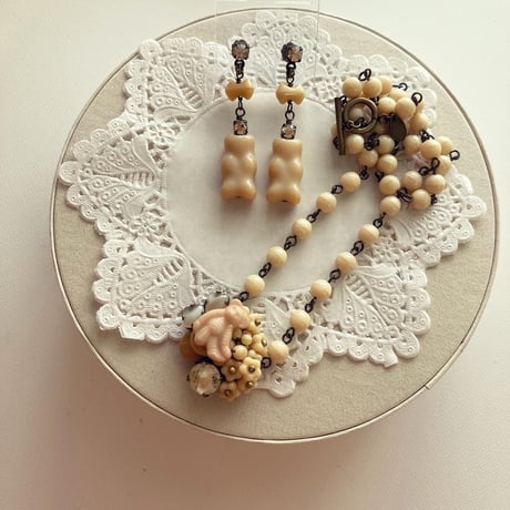 〖PIERCE･EARRINGS〗ベージュくまピアス・イヤリング