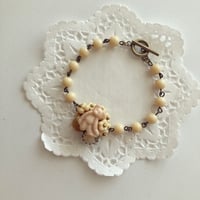 くまのネックレス　ベージュ　カナミビジュー NECKLACE〗ベージュのクマネックレス | Kanami bijoux