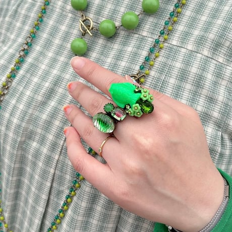 〖RING〗ヴィンテージオーバルリング カット入り